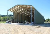 Semi-enclosed hops shed 